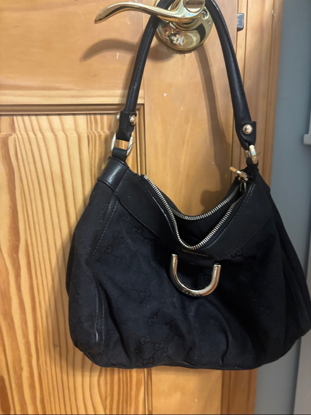 Gucci Black Shoulder Hobo Bag with Gold Accent - Picture 4 of 5